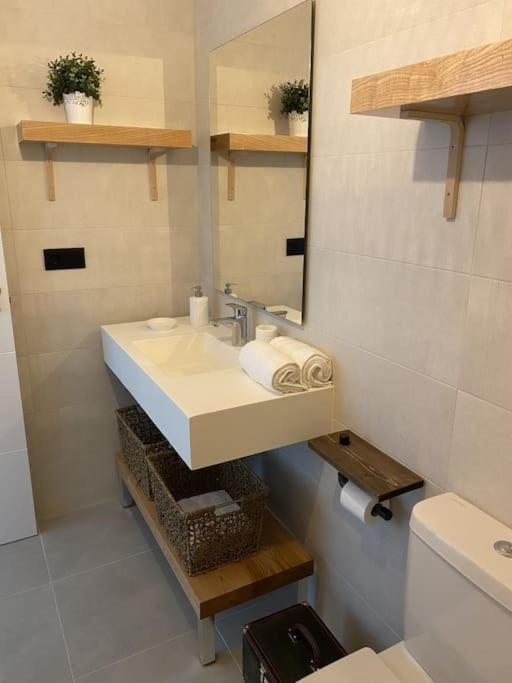 Precioso Apartamento Con Terraza Y Piscina En Portonovo-Sanxenxo المظهر الخارجي الصورة